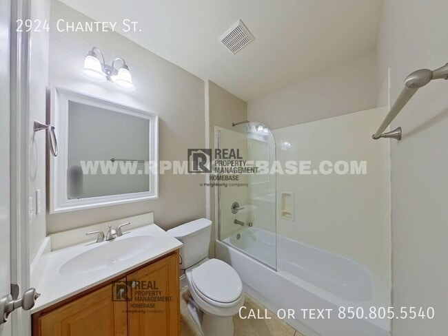 Building Photo - 2924 Chantey St