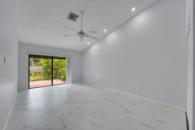 Building Photo - 6565 Las Flores Dr
