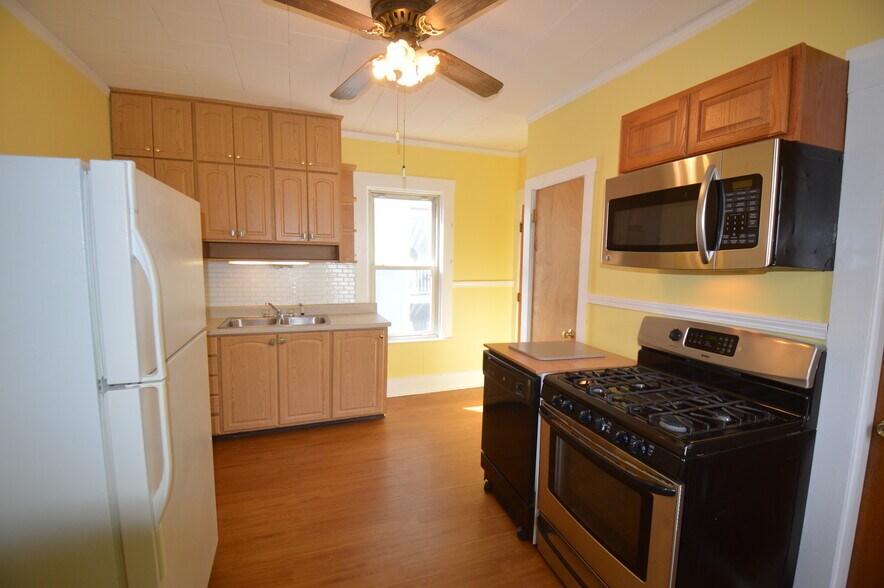 Building Photo - 57 Berkeley St