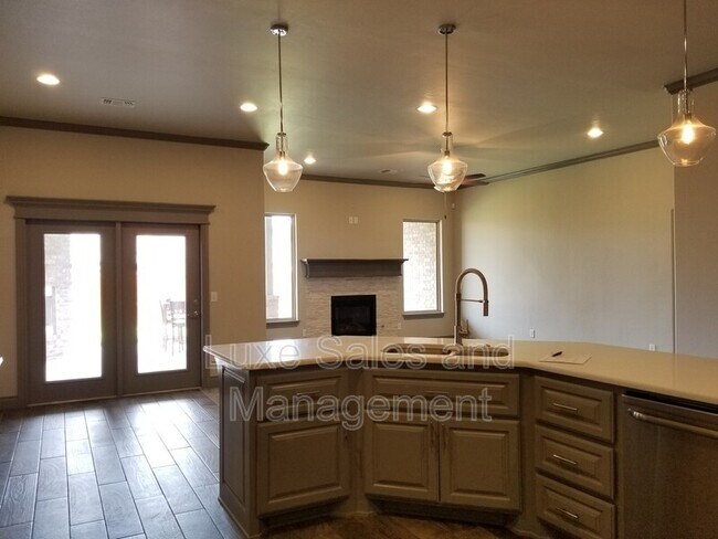 Building Photo - 1433 Kelley Pointe Pkwy