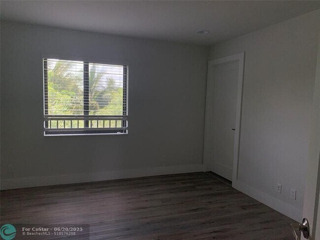 Building Photo - 5613-5615 Polk St