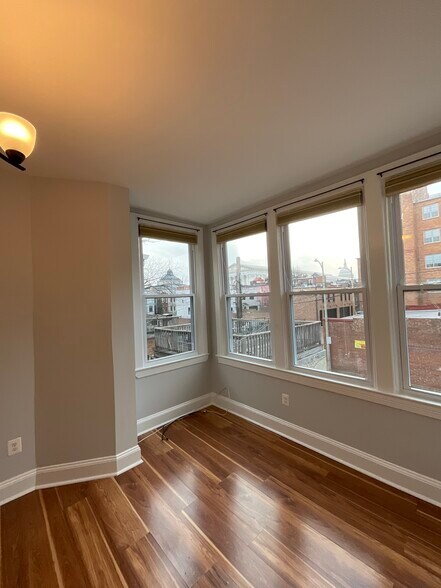 Building Photo - 120 3rd St NE