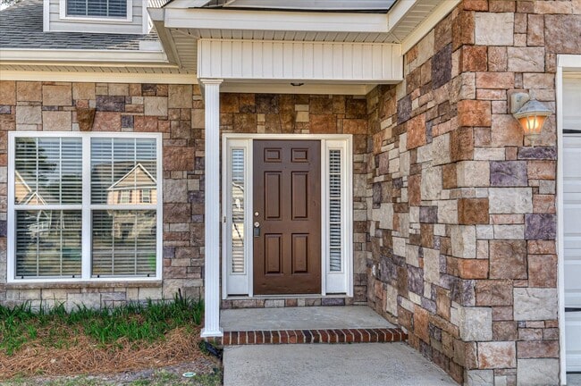 Building Photo - 913 Cabot Cove