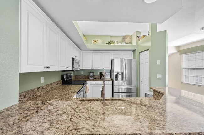 Building Photo - Rarely available for rent this Second-floo...