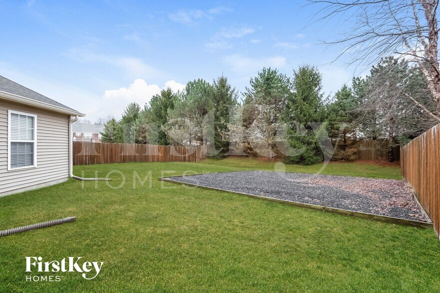 Building Photo - 13796 Meadow Lake Dr