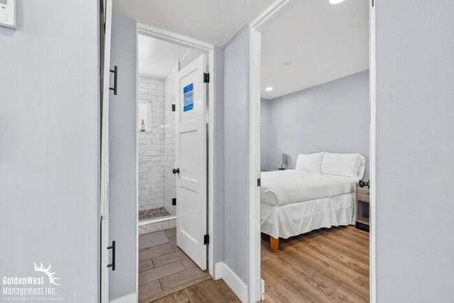 Building Photo - Modern 2Bdm 1Ba Downstairs Unit in North Park!