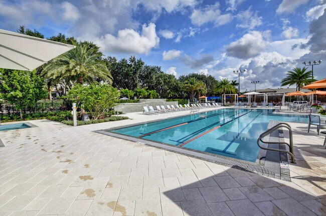 Building Photo - 7370 Orangewood Ln