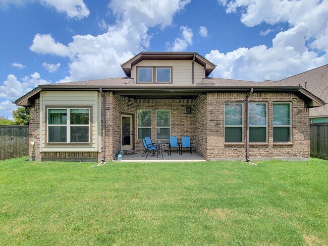 Building Photo - 22902 Henderson Row Dr