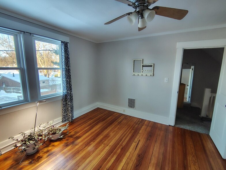 Building Photo - 755 Napier Ave