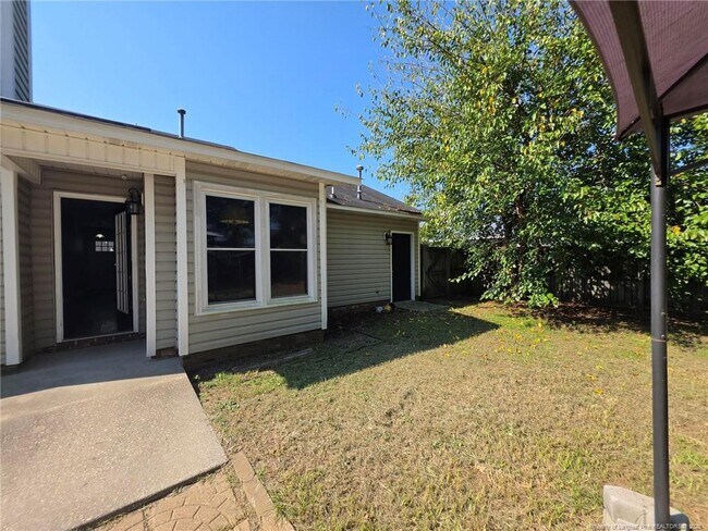 Building Photo - 5004 Paulsun Dr