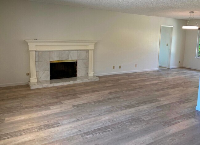 Building Photo - Coming Soon - Green Valley Home in Lovely Park-like Setting