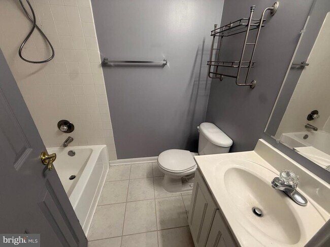 Building Photo - 4805 Springmaid Ln