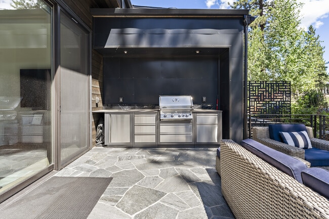 Building Photo - 10116 Corrie Ct