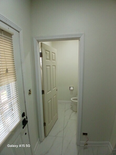 Building Photo - 1150 Regency Dr