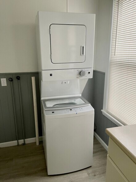 Building Photo - 128 Washington St