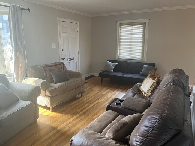 Building Photo - 1738 E Broad St