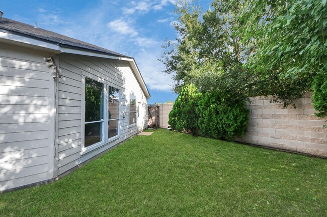 Building Photo - 17303 Quiet Grove Ln