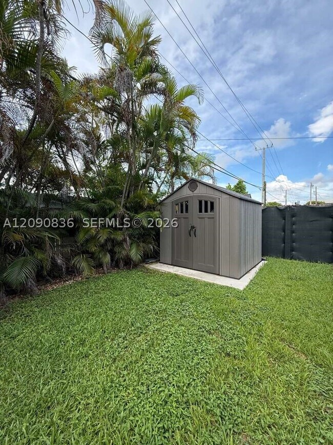Building Photo - 9221 SW 24th Terrace