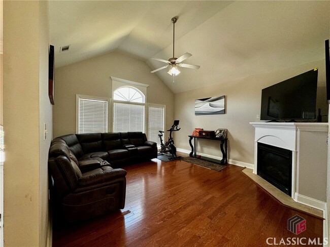 Building Photo - 120 Slick Rock Court