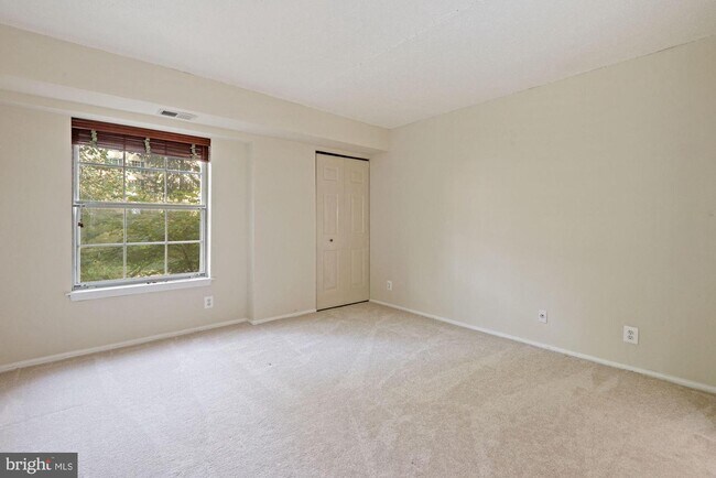 Building Photo - 7640 Provincial Dr