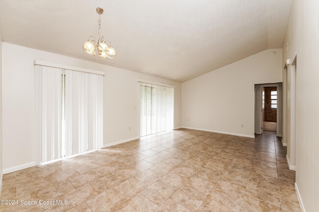 Building Photo - 1810 Pace Dr NW