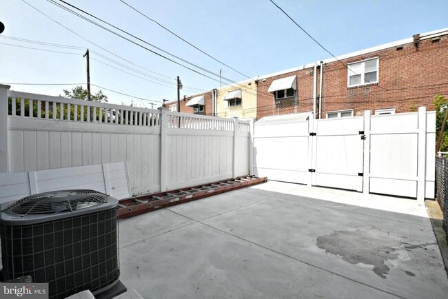 Building Photo - 3554 Miller St