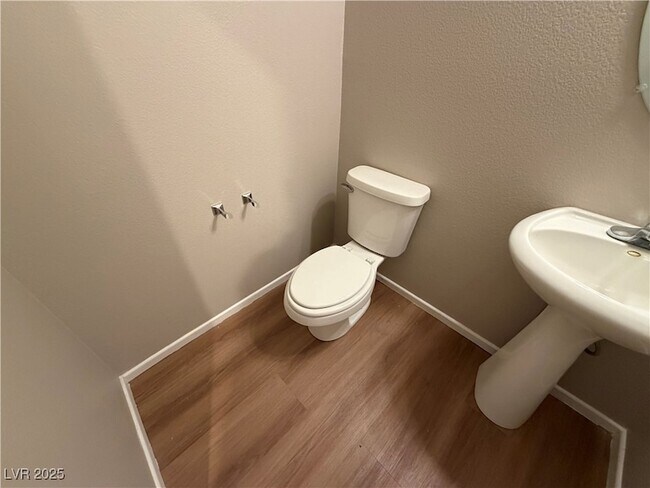 Building Photo - 6255 W Arby Ave