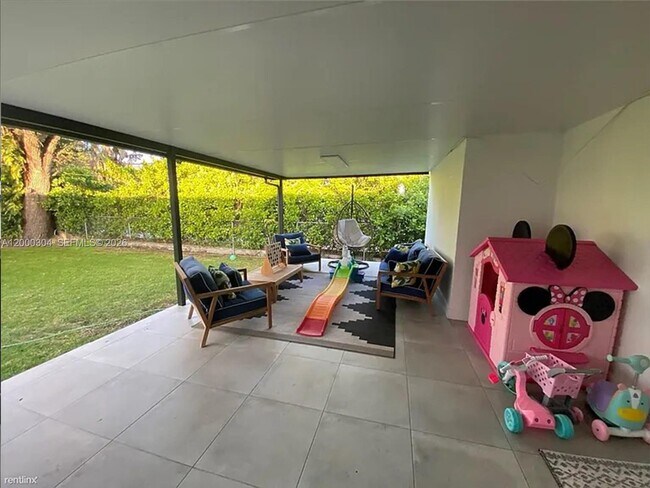 Building Photo - 1935 SW 24th Ter