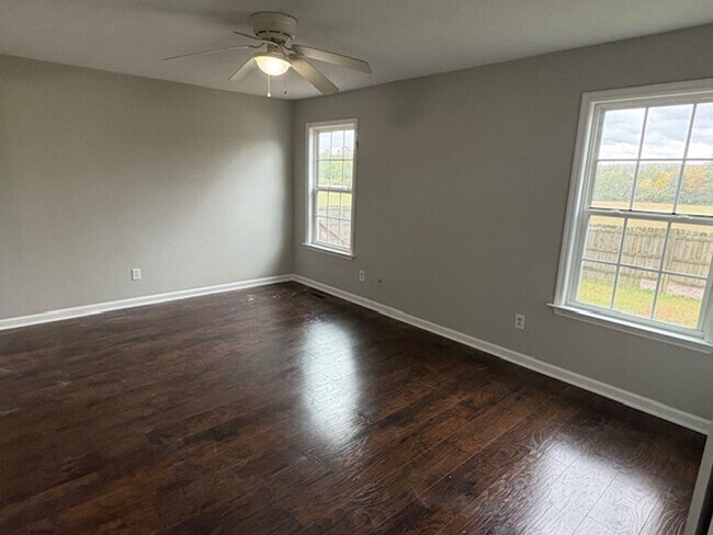 Building Photo - LaVergne-3BR/2BA-1250 SF