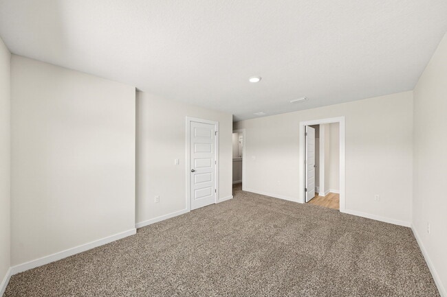 Building Photo - 51 S Main Deck Dr