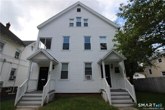 Building Photo - 151 Quaker Ln S