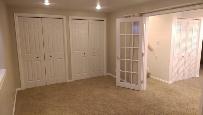 Building Photo - Great Town Home in Fantastic Location