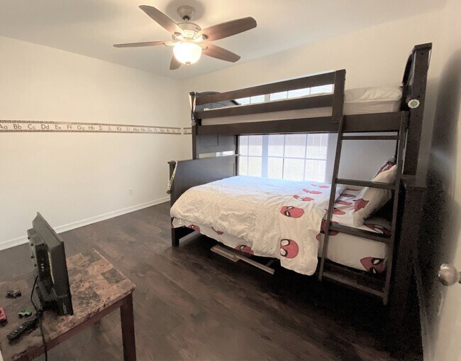 Building Photo - 3Bed/2 Bath Well kept and Upgraded! ( Mcallen TX )
