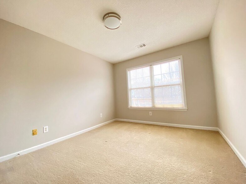 Building Photo - 420 Welbury Ct
