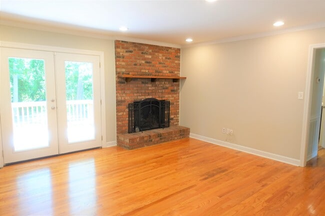 Building Photo - 115 Konnarock Cir