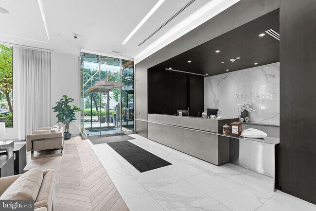Building Photo - 1650 Silver Hill Dr