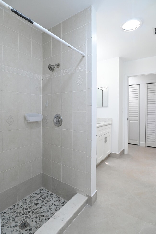 Building Photo - 1148 Summit Trail Cir