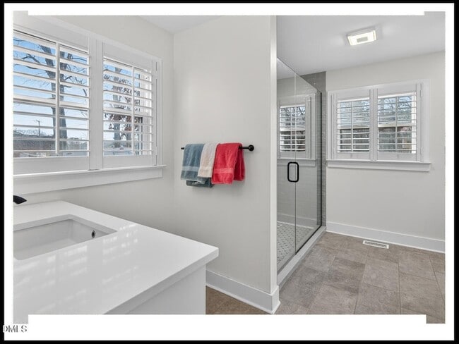 Building Photo - 5008 Autumn Dr