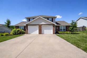 Building Photo - 1413-1415 Frideriki