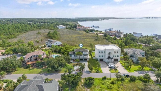 Building Photo - 500 Deer Point Dr