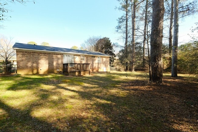 Building Photo - 135 Arrowhead Rd