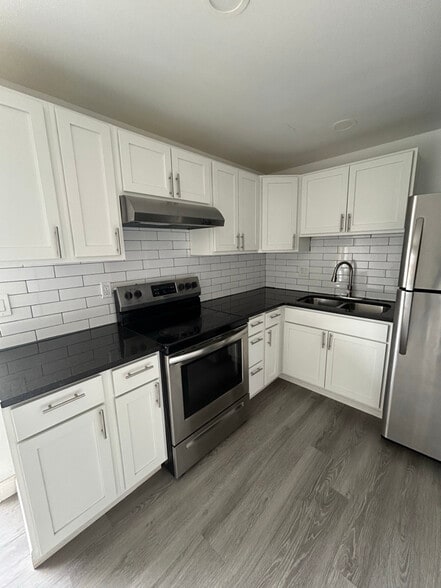 Building Photo - 751 Kingsford Rd