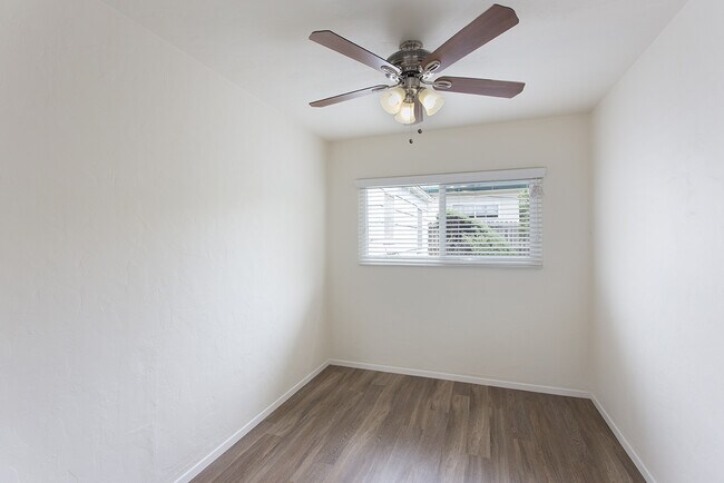 Building Photo - *OPEN HOUSE: 5/10 3-4PM* Cottage Style 1BR...