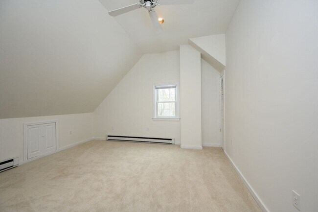 Building Photo - 25 Bayberry Ln