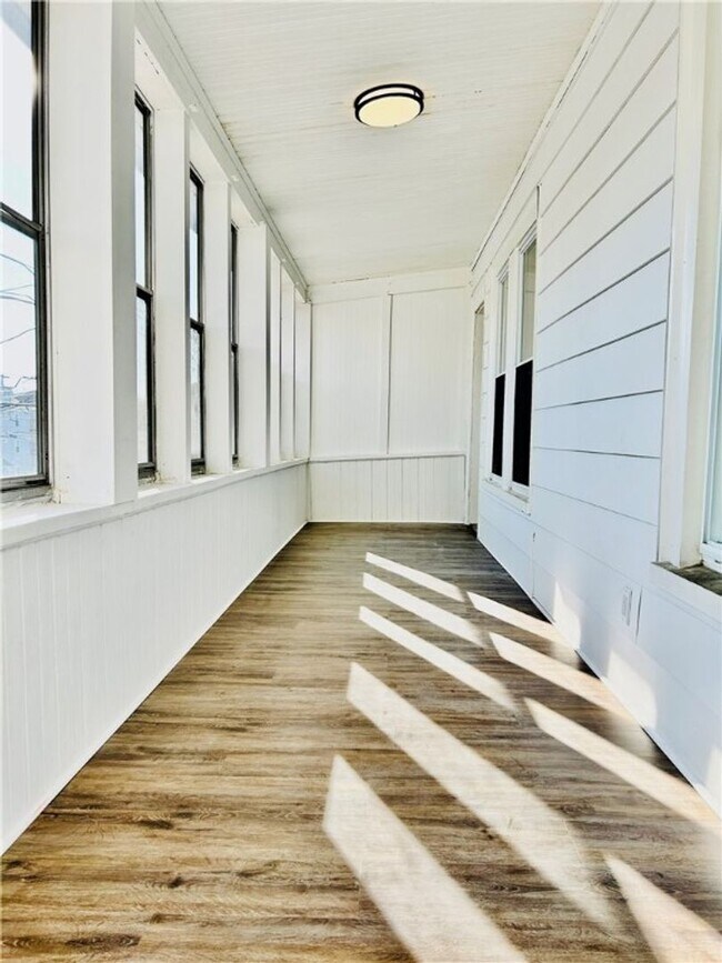 Building Photo - 34 Rutland St