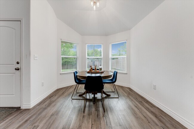 Building Photo - 14986 Indian Hill Trail