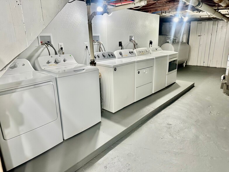 Building Photo - 69 Tremont Ave