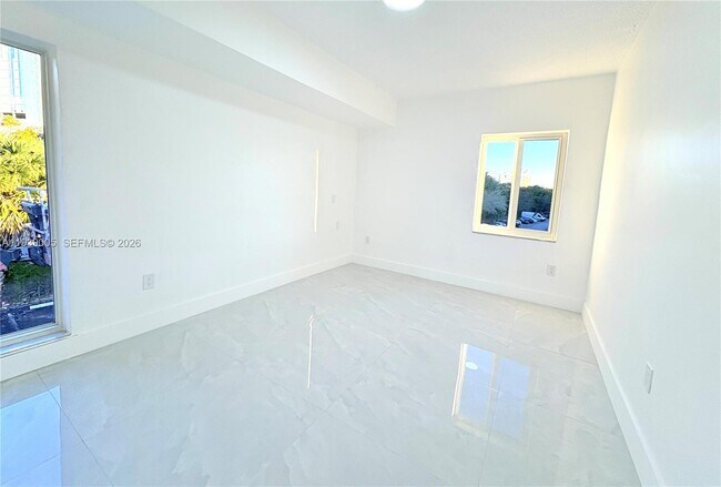 Building Photo - 9159 SW 77th Ave