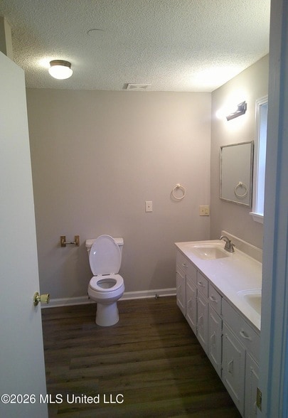 Building Photo - 779 Ridge Crest Dr