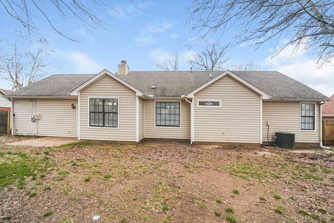 Building Photo - 7130 Larkfield Rd